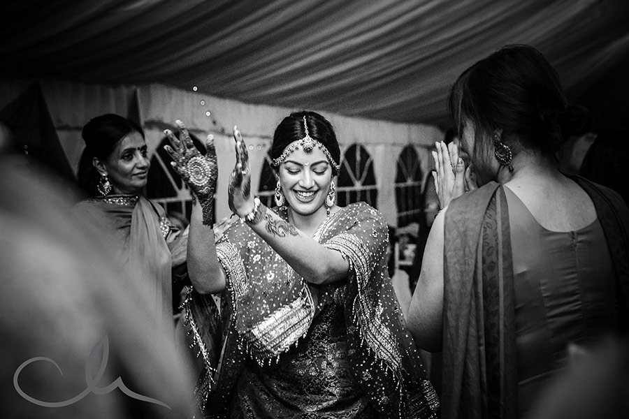 Bride to be dances at Mehdi celebration